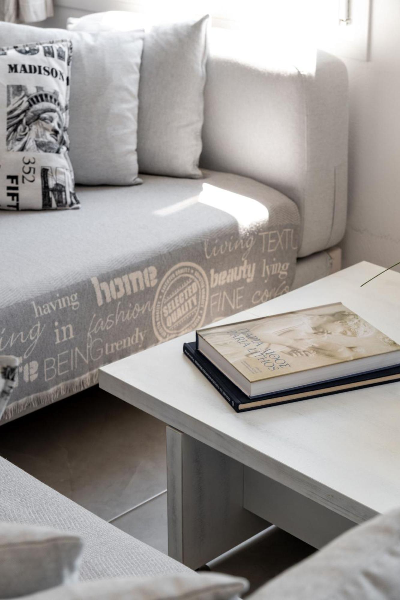 Azzurro Bianco Suites Páros Zewnętrze zdjęcie