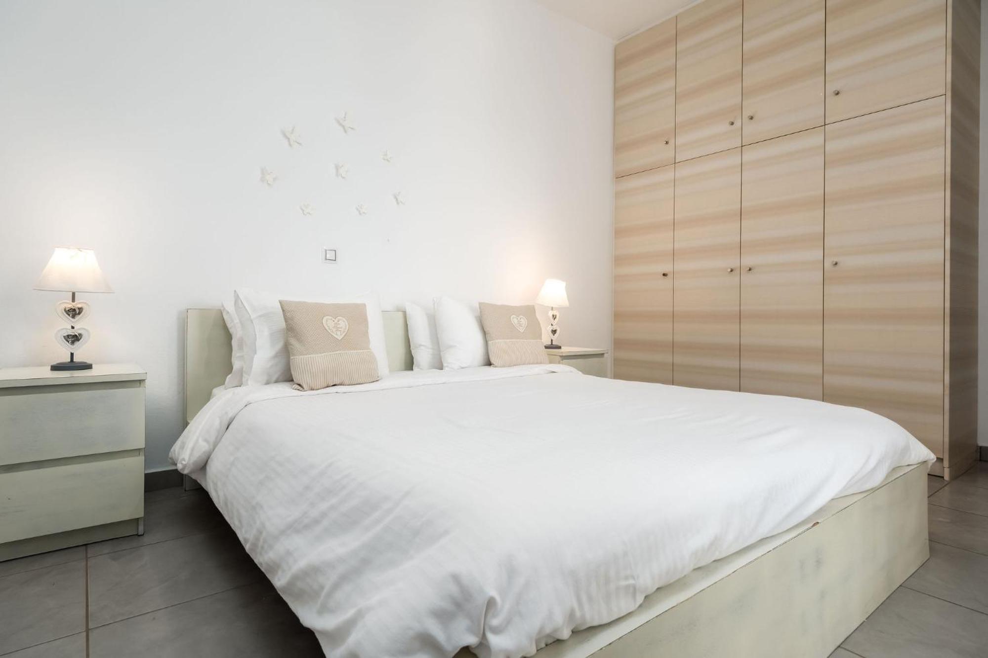 Azzurro Bianco Suites Páros Zewnętrze zdjęcie