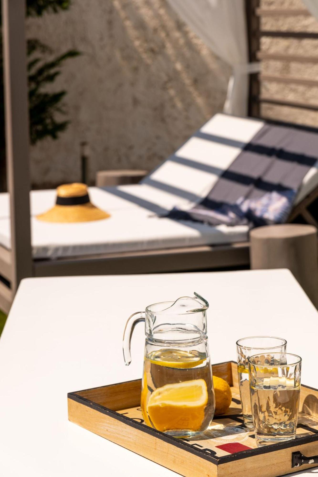 Azzurro Bianco Suites Páros Zewnętrze zdjęcie